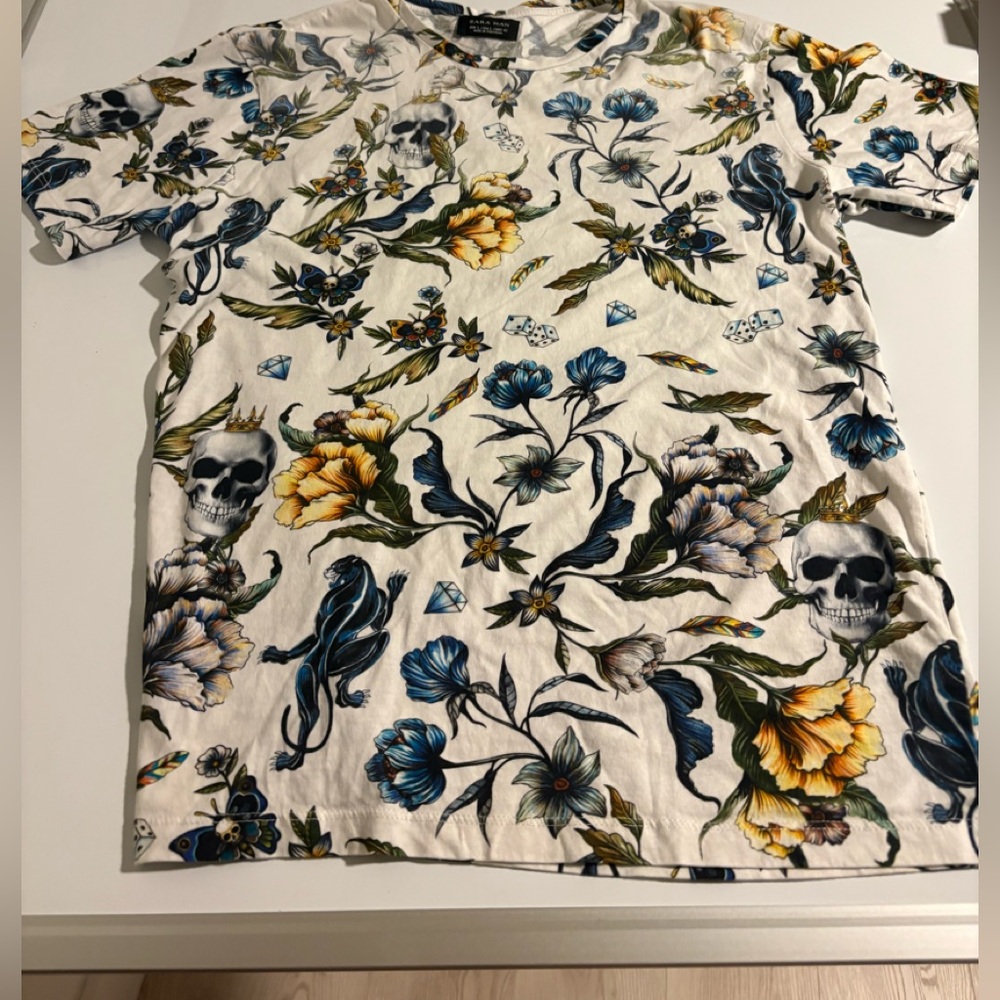 Zara MAN men’s L Multicolor Floral Skull Print Men's Tee. GUC